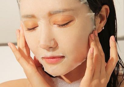 Bị bỏng rát mặt chỉ vì một lần đắp mặt nạ qua đêm: Lời cảnh báo thói quen làm đẹp của chị em