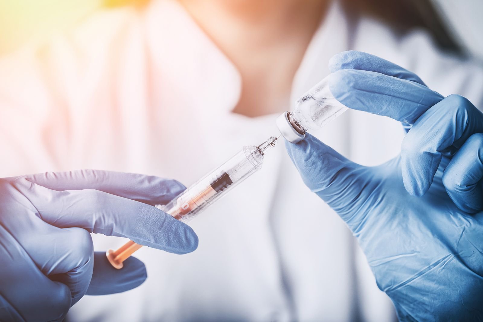 Trước, sau khi tiêm vaccine covid-19 cần làm gì? Những điều cần biết