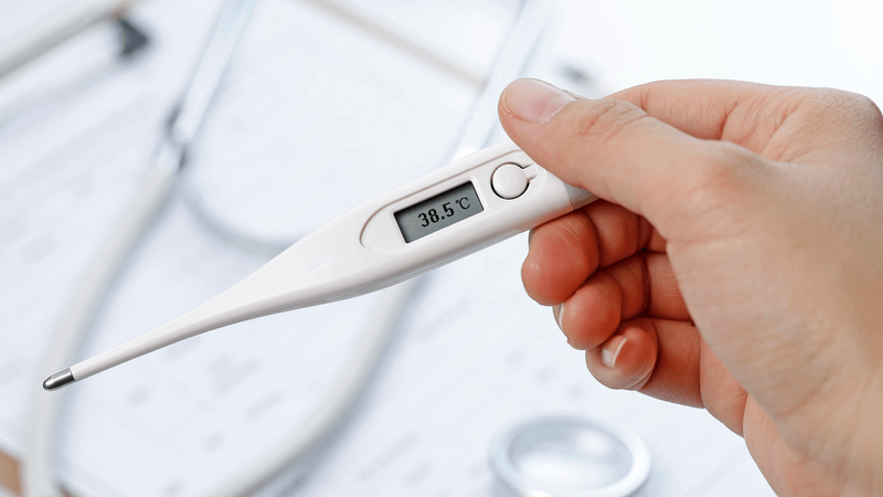 Dùng thuốc hạ sốt thế nào sau tiêm vaccine Covid-19?